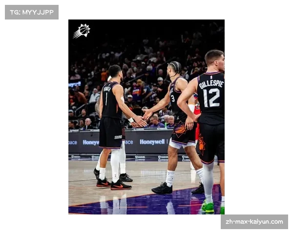 太阳39胜31负守住第七位置,布克得分爆发力成最后希望 太阳39胜31负守住第七位置,布克得分爆发力成最后希望